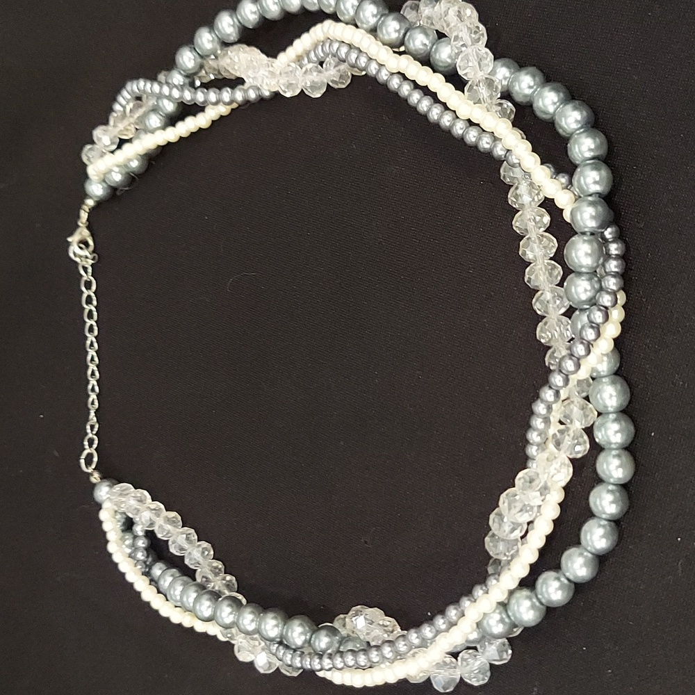 BEADED STATEMENT NECKLACE - Picture 2 of 7